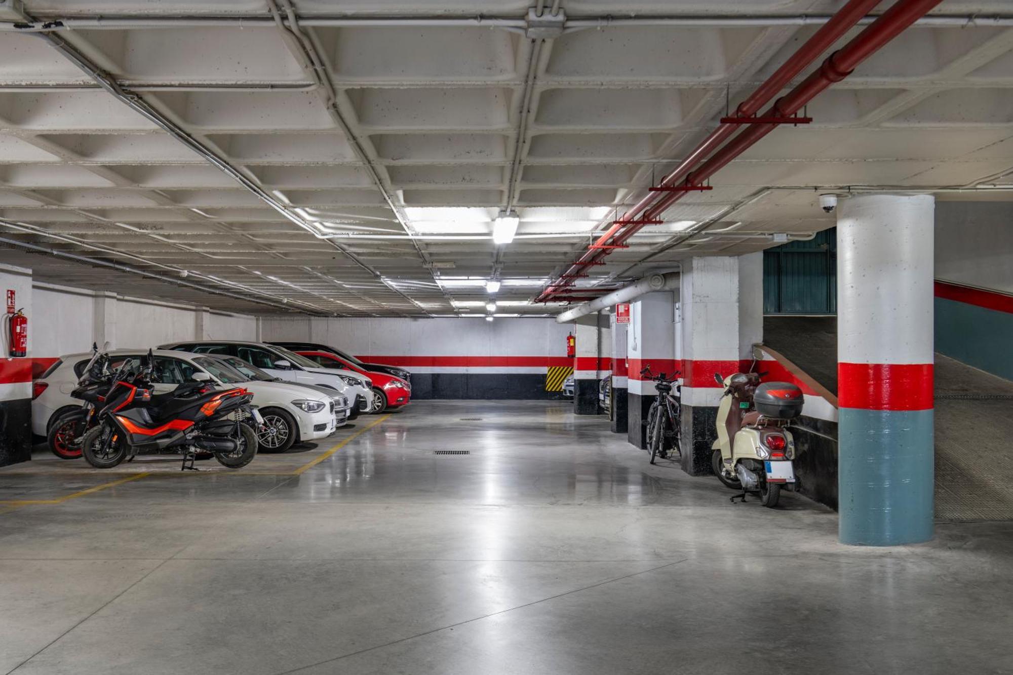 City Center - Avenue Luxury Apartment - Private Free Parking Sevilla Bagian luar foto