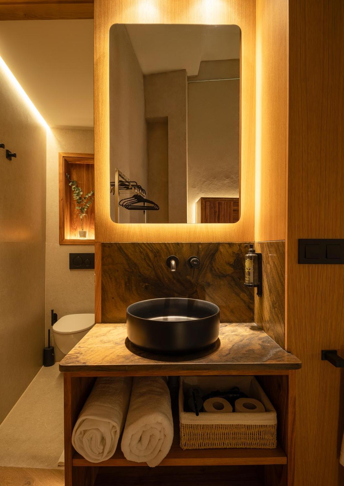 City Center - Avenue Luxury Apartment - Private Free Parking Sevilla Bagian luar foto